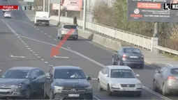 Citroen «влупився» в Mercedes: показали відео момент аварії у Луцьку (відео)