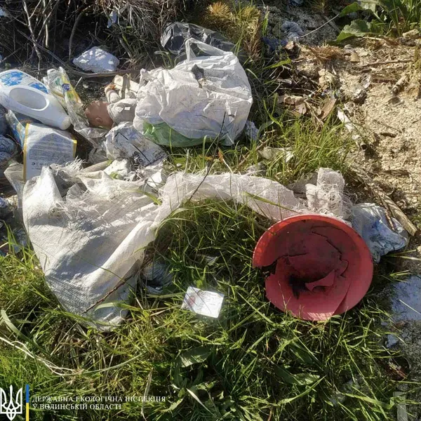 На Волині виявили шість стихійних сміттєзвалищ (фото)