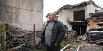 Внаслідок ворожої нічної атаки згорів будинок лікаря на Львівщині (фото)