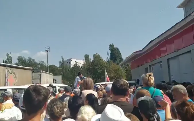 Маріупольці влаштували перший справжній голодний бунт (відео)