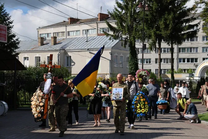 У Луцьку попрощалися із захисником України та волонтером Ігорем Приступою (фото)