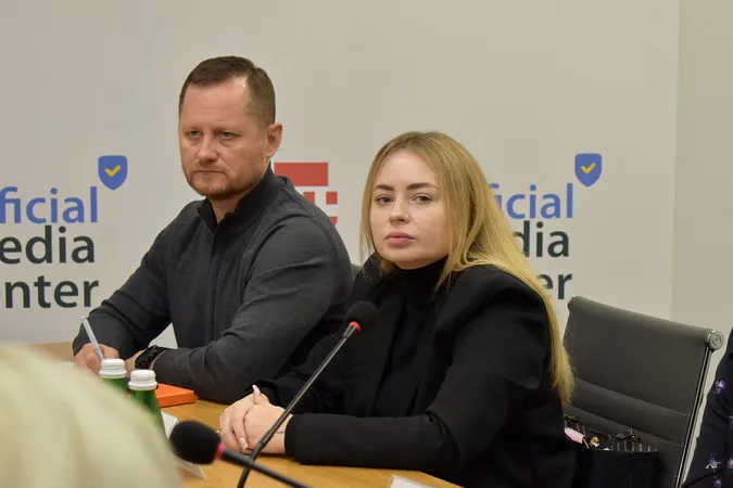 Голова Волинської ОВА поспілкувався з сім'ями військових: обговорили проблеми (фото)