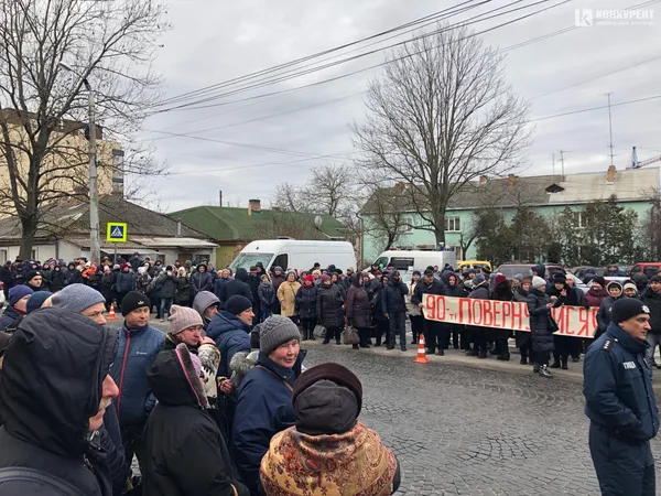 Міськрада захищає інтереси лучан, – Пустовіт відповів підприємцям зі Старого ринку (фото, оновлено)