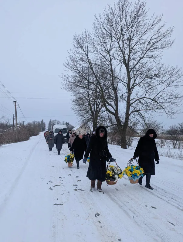 Зник понад рік тому: на Волині попрощаються із воїном Володимиром Вавринюком (фото)