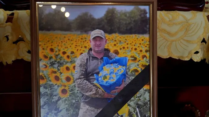 Майже рік боровся за життя: у Володимирі попрощалися із захисником Олександром Гусевським (фото)