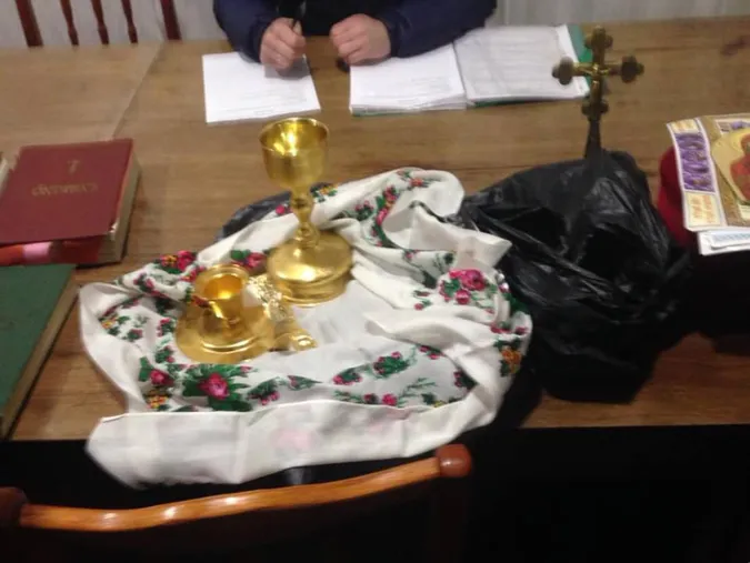 У Сірничках на Волині священика звинувачують у крадіжці церковного начиння