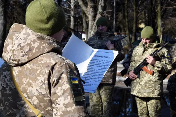 У волинських прикордонників – поповнення: новобранці склали присягу (фото)
