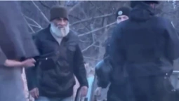 У Луцьку п'яний неадекват влаштував дебош у магазині (відео)