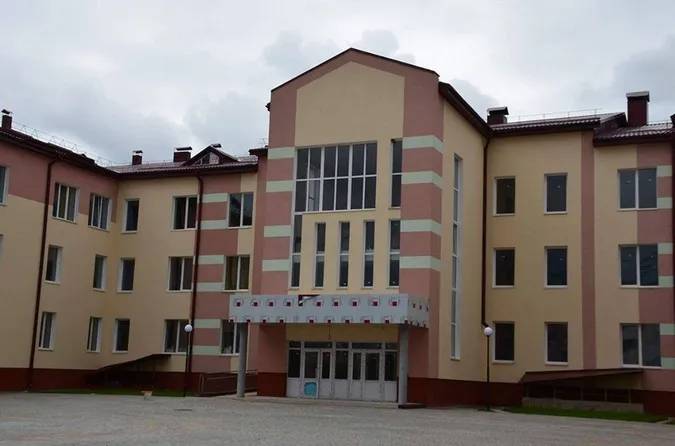 Показали 27-у школу в Луцьку зсередини (фото)
