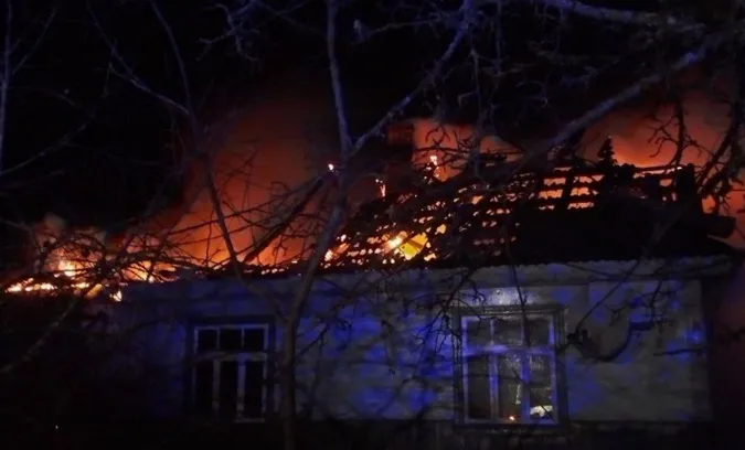 На Ковельщині під час пожежі у будинку травмувався літній чоловік (фото)