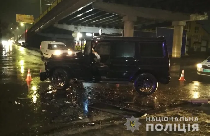 «Гелик» vs маршрутка: поліція з'ясовує обставини ДТП з потерпілими у Луцьку (фото, відео)