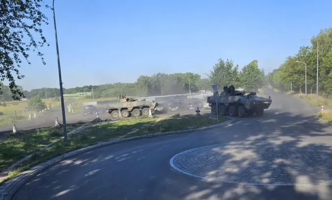 Польща перекинула понад тисячу військових на кордон із Білоруссю (фото)