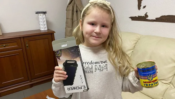 «Таємний Санта для бійців»: на Волині зібрали подарунки для захисників у Бахмуті (фото, відео)