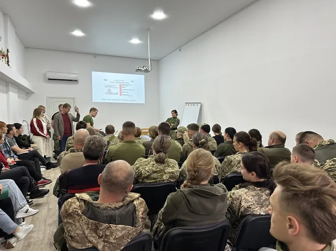 Фінські інструктори навчали волинську «екстренку» та прикордонників тактичній медицині