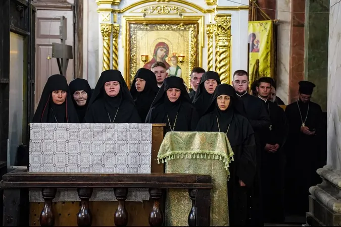 Епіфаній вручив Михаїлу орден Святителя Миколая Чудотворця (фото)
