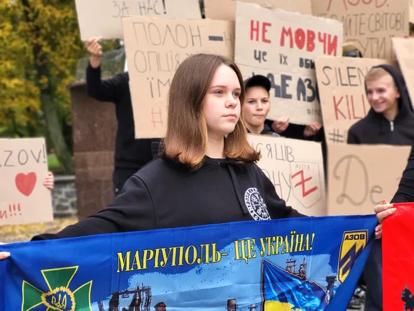 «Не мовчи. Мовчання вбиває»: у Ковелі відбулась акція на підтримку полонених бійців «Азову» (фото)