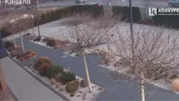 У Підгайцях водій збив стовп та втік з місця аварії (відео)