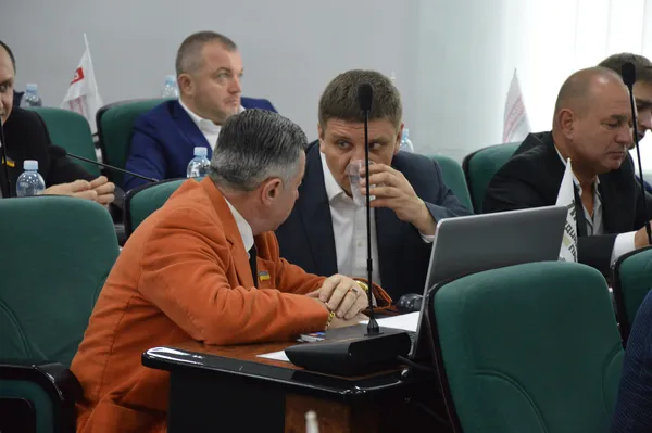 Важкі рішення луцьких депутатів, або Дводенний сесійний марафон. Репортаж