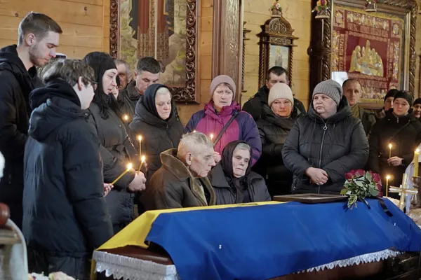 У Володимирі попрощалися із загиблим на війні захисником Анатолієм Крагликом (фото)