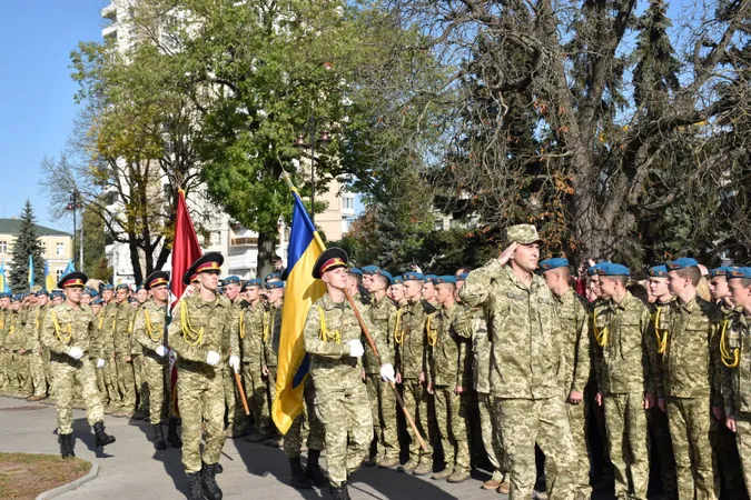Зі зброєю і прийомами рукопашки: як приймали в Луцьку в ліцеїсти (ФОТО)