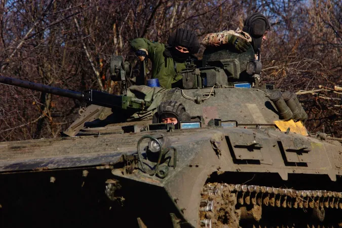 Близько 156 120 окупантів, 3441 танк, 2465 артсистем: втрати ворога на 9 березня
