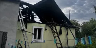 На Волині під час буревію блискавка знищила цілий будинок (фото)