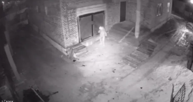 У Нововолинську злодій-невдаха намагався обікрасти гараж (відео)