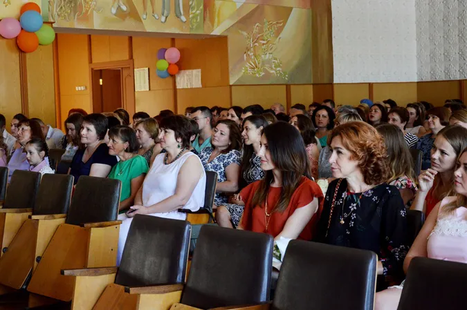 Луцькі медики отримали подарунки від Покровського з нагоди професійного свята (фото)