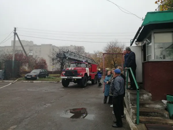 «Пожежа» в луцькому готелі: з «Профспілкового» евакуювали людей (фото)