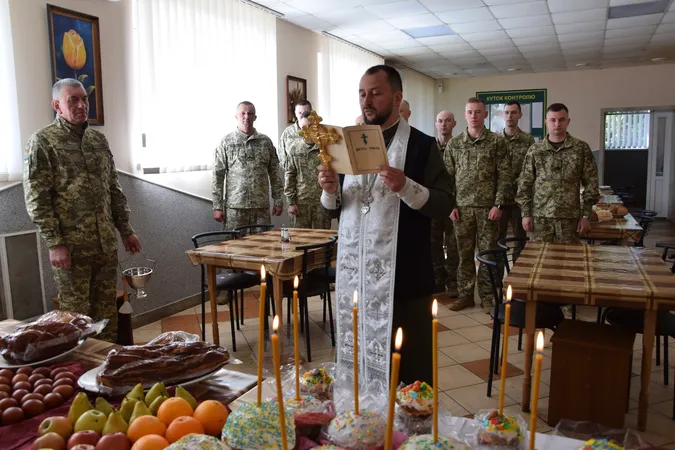 Як на Волині прикордонники освячували великодні кошики (фото)