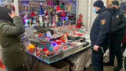 На ринках волинських міст перевірили продавців феєрверків і петард (фото)