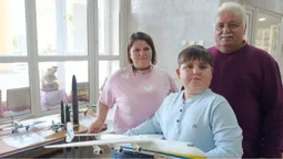 Легендарна «Мрія» в мініатюрі: школяр з Горохівщини презентував у Луцьку колекцію літаків (фото)