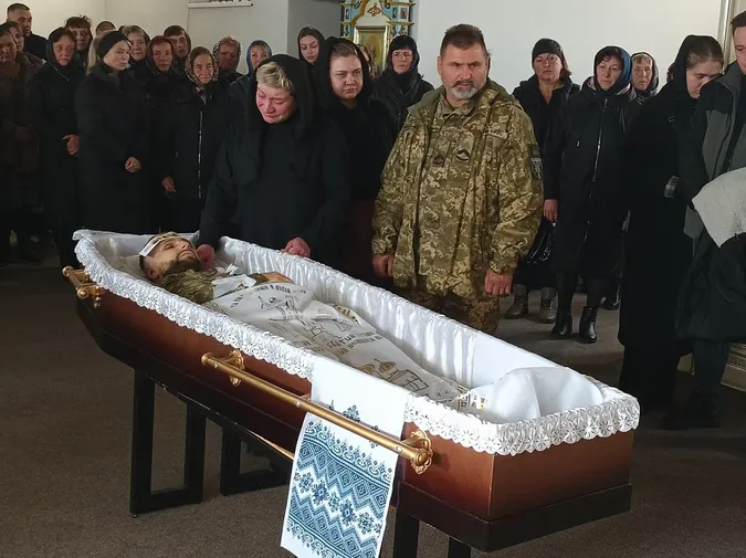 Страшне горе: на Волині попрощалися із молодим бійцем Романом Каденчуком (фото)