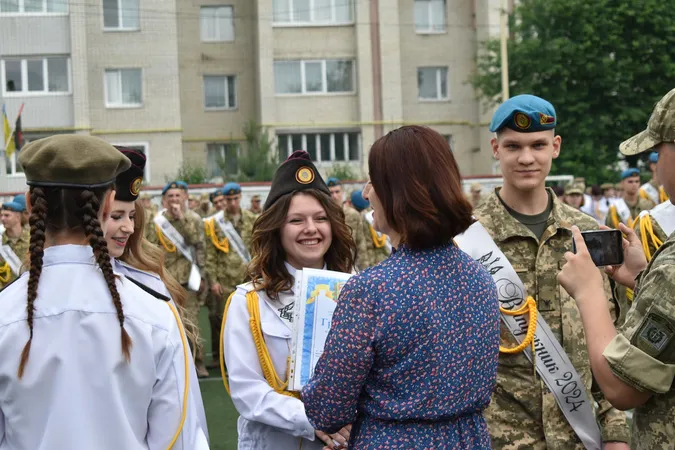 У Луцьку військовий ліцей випустив 330 юнаків та дівчат (фото)
