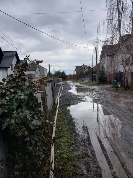 У Луцьку та Ковелі затопило двори (фото)