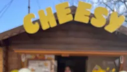 На Світязі лучанки відкривають стріт-фуд заклад  CHEESY