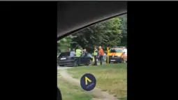 Аварія у Луцьку: авто «влетіло» в стовп, водія госпіталізували (відео)