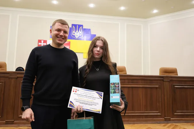 Гордість Волині: у Луцьку відзначили юних інтелектуалів та їхніх наставників (фото)