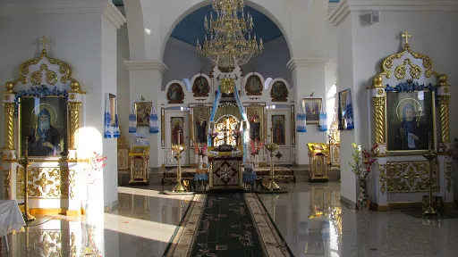 Лише священнослужителі: у ПЦУ дозволили правити служби без прихожан