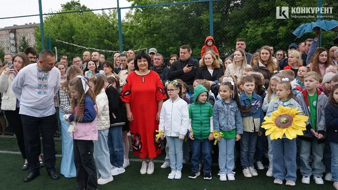 Останній дзвоник у Луцькому ліцеї №9: як це було (фото)