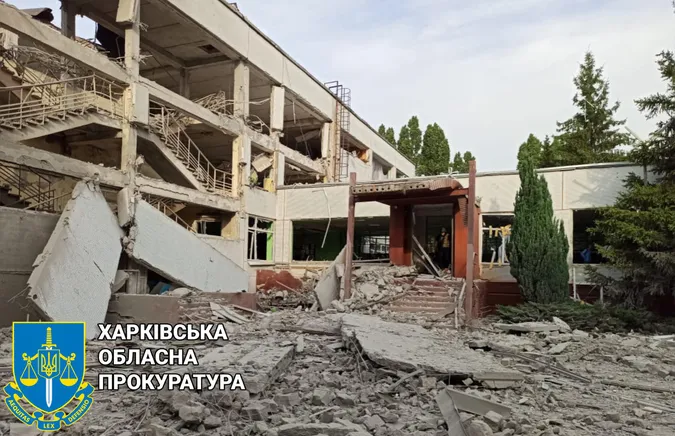 Показали жахливі наслідки нічного обстрілу Харкова (відео)