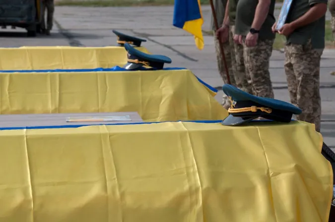 Попрощалися з пілотами винищувальної авіації, які загинули в авіакатастрофі на Житомирщині (фото)