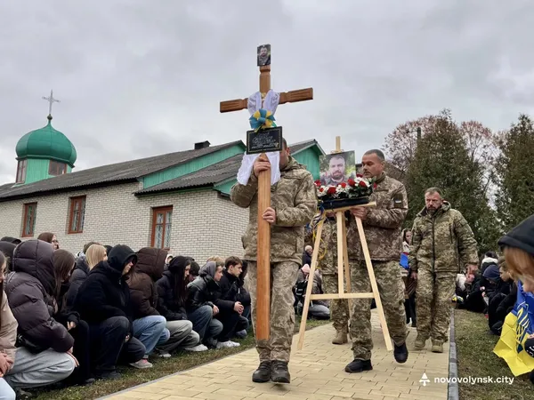 У Нововолинську попрощалися із загиблими воїнами Олександром Малєвим та Миколою Поплавським (фото)