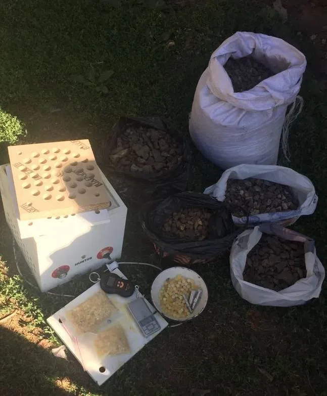 На Волині «накрили» цех з обробки бурштину (фото)