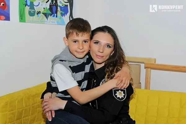 Луцькі мами-поліцейські взяли участь у фотосесії