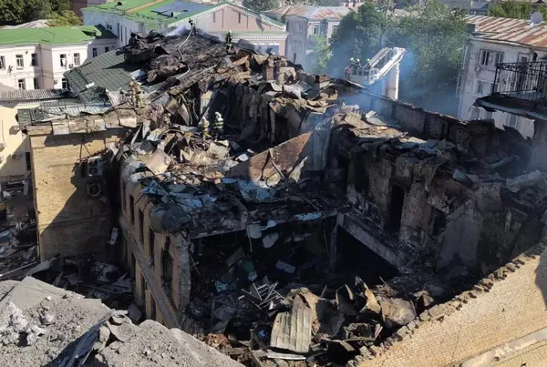 Палали будинки, ринок і музеї: який вигляд має Київ після масованої атаки РФ (фото)