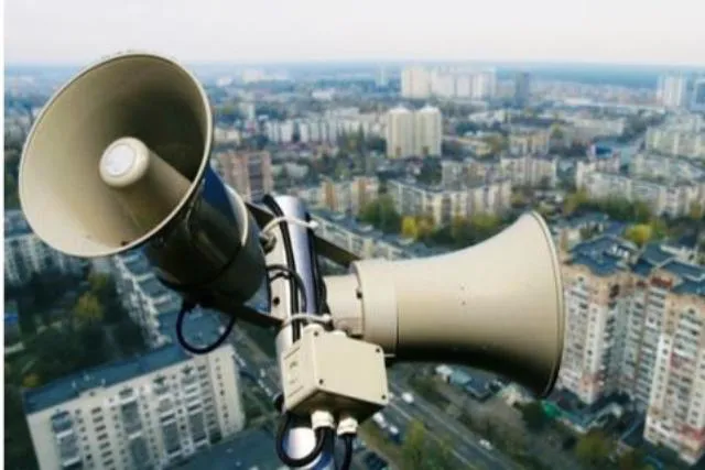 По всій Україні тривога, на Сході – сильні обстріли: інформація від голів ОВА