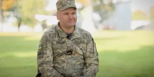 «На фронті хороша погода – коли ллє як із відра»: волинянин понад 20 років служить у прикордонній службі та мріє про закінчення війни (відео)