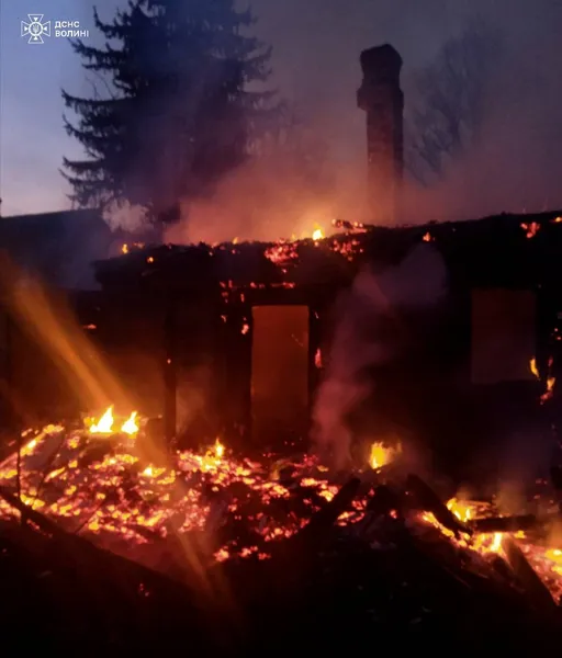 Через спалювання сухостою на Волині горіли три хати-пустки і два дачні будинки (фото)