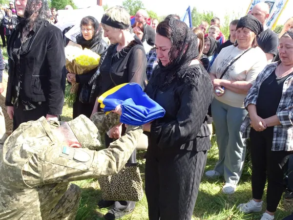 На Волині попрощалися з воїном Василем Криницьким, який загинув понад 2 роки тому (фото)